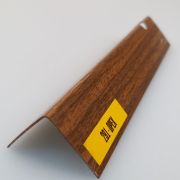 Угол 20*20мм орех 2,7м